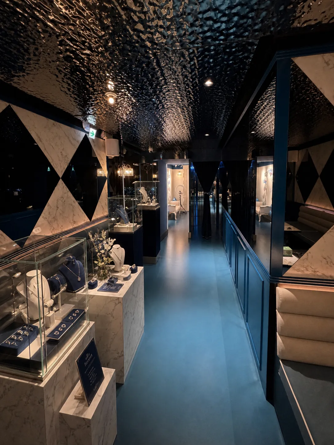 The Stellar 珠寶展示桌面